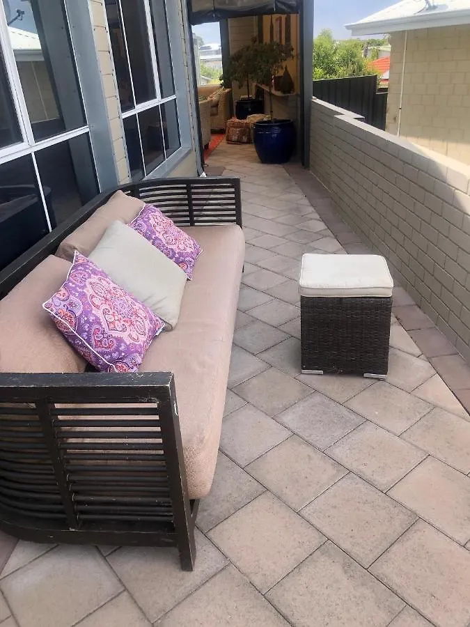 Bed & Breakfast Mullaloo B & B Perth